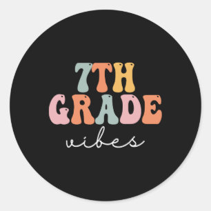 Sticker Rond Vibes de 7e année Rétro Groovy Femmes Bon premier
