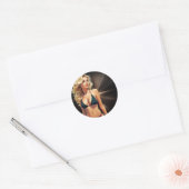 Sticker Rond Vie d'Imaginaire - Blonde Beach Babe (Enveloppe)
