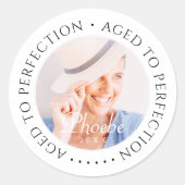 Sticker Rond Vieilli à la perfection Moderne Simple photo d'ann (Devant)