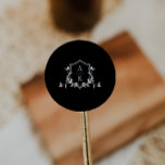 Sticker Rond Vins intemporels Monogram Crest Black<br><div class="desc">Elégante végétation botanique ornée de crête,  monogramme mariage,  autocollant noir.</div>