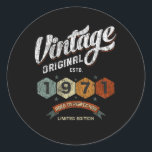 Sticker Rond Vintage 1971 Anniversaire Âgé à la perfection 50e<br><div class="desc">Design Anniversaire Pour toute personne qui a de l'horoscope dire difficile & têtu Mais tout à fait digne.Portez-le avec fierté au travail,  gym scolaire parfait pour s'accoupler avec des shorts,  des leggings ou des jeans pour un look décontracté et tendance</div>