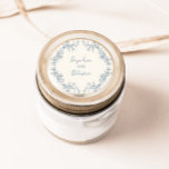 Sticker Rond Vintage Rustique Mariage de cadre<br><div class="desc">Élégant autocollant mariage de ligne florale rustique avec une conception vintage de couronne botanique de couleur bleu poussiéreux.</div>