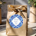 Sticker Rond Vintage Talavera Azulejo mariage en carreaux bleus<br><div class="desc">Vintage Talavera Azulejo Méditerranée bleu et blanc carreaux mariage imprimé merci vous préférez autocollants modèle personnalisable favoritisme autocollants fiancée et nom du marié favoriser autocollants</div>