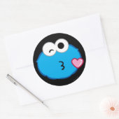 Sticker Rond Visage de biscuits lancer un baiser (Enveloppe)