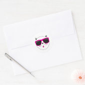 Sticker Rond Visage de chat cool avec lunettes de soleil roses 