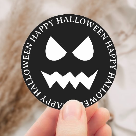 Sticker Rond Visage fantôme d'Halloween noir et blanc
