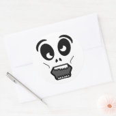 STICKER ROND VISAGE ZOMBIE (Enveloppe)