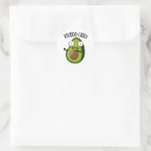 Sticker Rond Voodoo-cado Funny Avocado Pun (Sac)