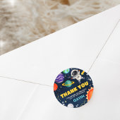 Sticker Rond Voyage dans l'espace autour de la fête d'anniversa