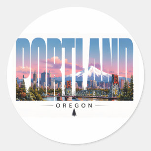 Sticker Rond Voyage sur le front de rivière montagneux de Portl