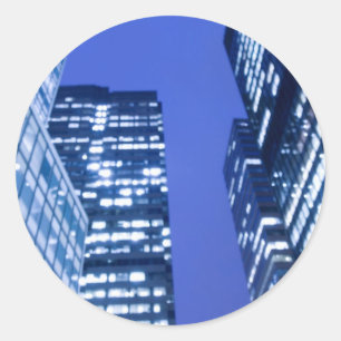 Sticker Rond Vue ascendante défectueuse des fenêtres des immeub
