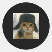Sticker Rond Wacky Cat Wearing Ushanka Hat Russian Meme Cat Hum (Devant)