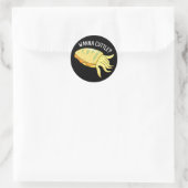Sticker Rond Wanna Cuttle Funny Cuttlefish Pun Dark BG (Sac)