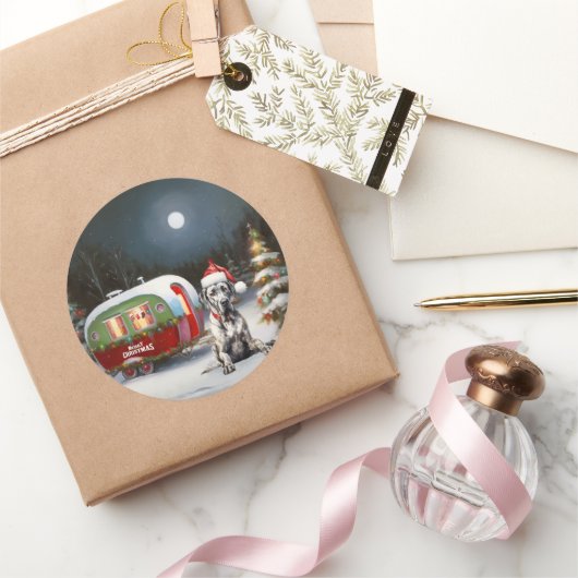 Sticker Rond Winter Great Dane Caravan Christmas Adventure (Cadeaux)
