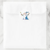 Sticker Rond Wizard Waving And Cape Holding A Magic Wand (Sac)