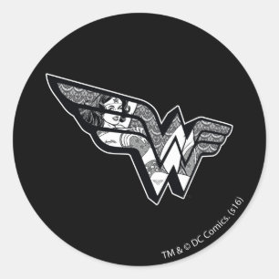 Sticker Rond Wonder Woman Assis Dans Le Logo En Dentelle Angled