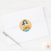Sticker Rond Wonder Woman | Pose Vintage avec Lasso (Enveloppe)