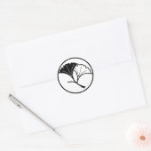 Sticker Rond Yin and yang ginkgo leaves dans threadlike ring (Enveloppe)