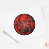 Sticker Rond Zombies Yin Yang en rouge et noir (Enveloppe)