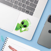 Sticker Salutations Gentil Alien Vert Souriant et Faisant (Ordinateur portable avec iPhone)