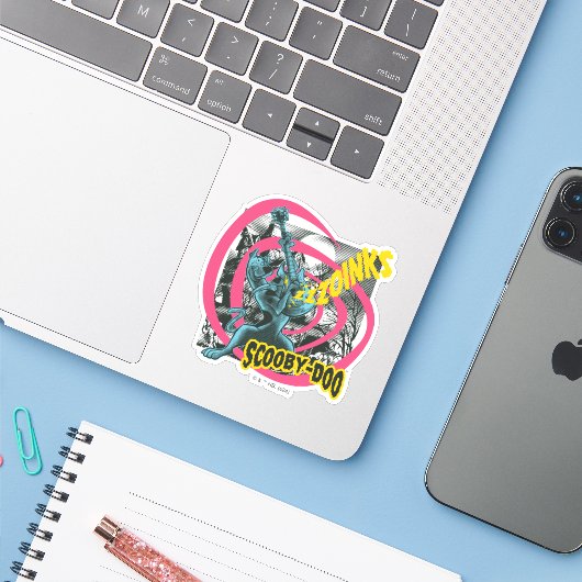 Sticker Scooby-Doo Zoinks Punk Guitare Graphisme (Ordinateur portable avec iPhone)