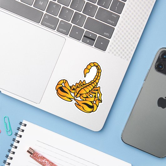 Sticker Scorpion Jaune, Style Art Tribal (Ordinateur portable avec iPhone)