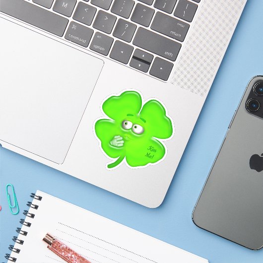 Sticker Shamrock de baiser (Ordinateur portable avec iPhone)