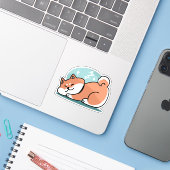 Sticker Shiba Inu Art : Juste un Shiba Lying Low (Ordinateur portable avec iPhone)