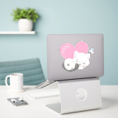 Sticker Sweet Kitty Chat Dormir avec un grand coeur rose (Ordinateur portable sur le bureau)