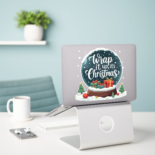 Sticker Terminer C’est Noël Snow Globe Design (Ordinateur portable sur le bureau)