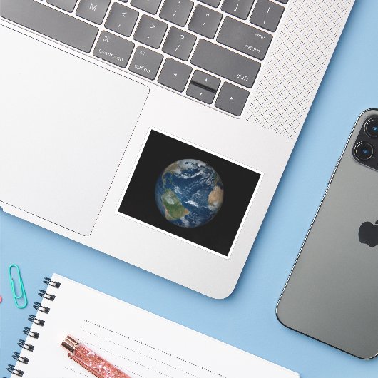 Sticker Terre Avec Nuages Et Glace De Mer (Ordinateur portable avec iPhone)