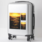 Sticker Titan la plus grande lune de la planète Saturne (Sur valise)