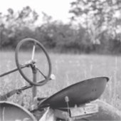 Sticker Tracteur dans l'herbe longue (Devant)