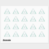 Sticker Triangulaire Arbre de Noël blanc sur le Monogramme personnalisé (Feuille)
