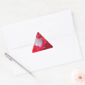Sticker Triangulaire Beauté délicate : Fleur rouge avec plumes blanches (Enveloppe)