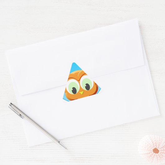 Sticker Triangulaire Face D'Une Petite Chouette (Enveloppe)
