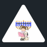 Sticker Triangulaire Les Amis de Hanukkah<br><div class="desc">Bonne Hanoukka à tous nos amis, filles, garçons et enfants de tous âges. Les chiens chiots de Chanukah font de cette fête un cadeau encore meilleur.</div>