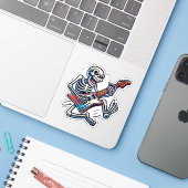 Sticker Un squelette en solo (Ordinateur portable avec iPhone)