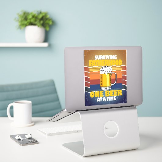 Sticker Une Bière À La Fois (Ordinateur portable sur le bureau)