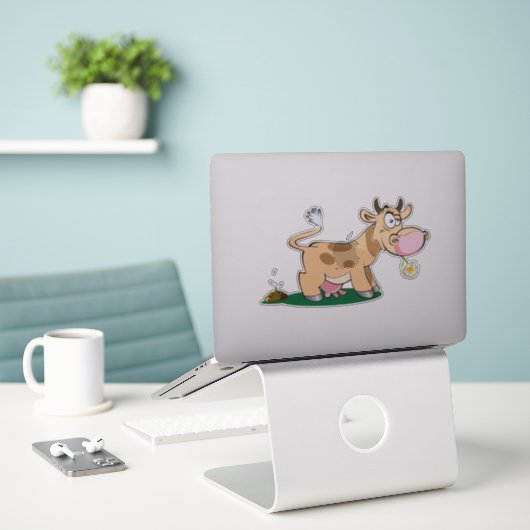 Sticker Vache cabossante (Ordinateur portable sur le bureau)