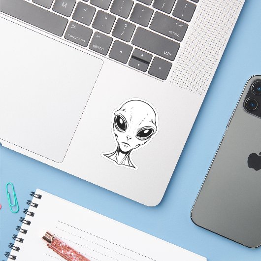 Sticker Visage Alien (Ordinateur portable avec iPhone)