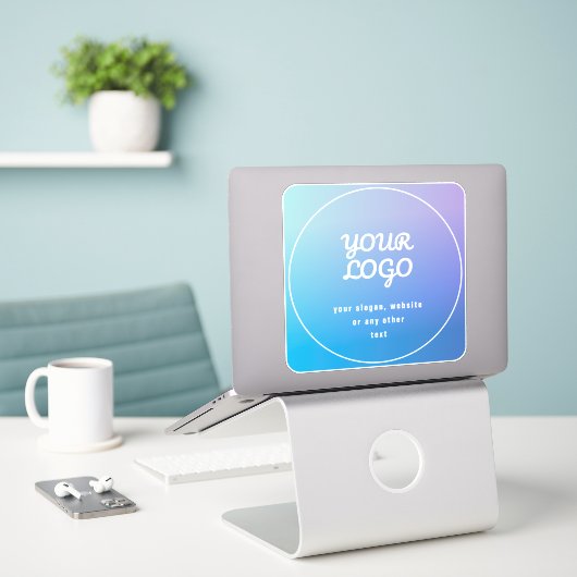 Sticker Votre Logo & Slogan ou autre texte | Bleu et pourp (Ordinateur portable sur le bureau)