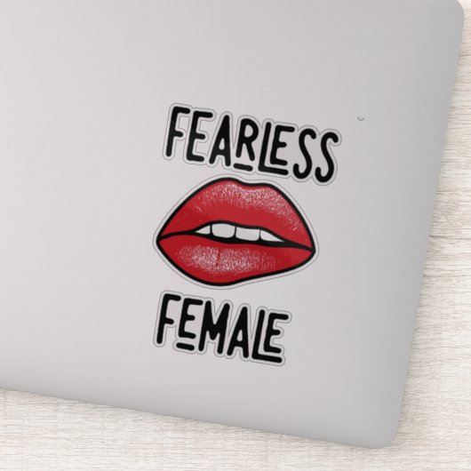 Stickers Femme Sans Peur Coupe Personnalisée (Détail)