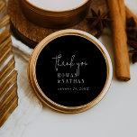 Stickers Merci noir foncé moderne chic<br><div class="desc">Ces stickers de remerciement noir et chic moderne sont parfaits pour une simple réception de mariage. Le design boho minimal est composé d'une typographie bohème rustique unique et élégante dans un noir foncé sophistiqué et moody. Personnalisez les étiquettes autocollants avec vos noms, et la date. Ces autocollants peuvent être utilisés...</div>