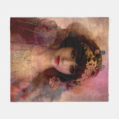 stijlportret van mooie vrouw in roze fleece deken (Voorkant (Horizontaal))