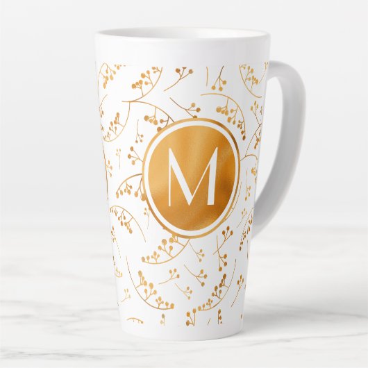 Stijlvol goudbessenpatroon op wit monogram latte mok (Rechterhoek)