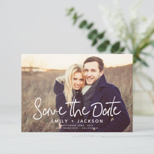 Stijlvol modern script De datum foto opslaan Save The Date (Staand voorkant)