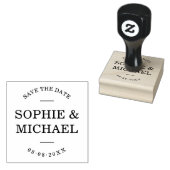 Stijlvol modern stel slaat de datum op 	rubberstempel (Gestempeld)