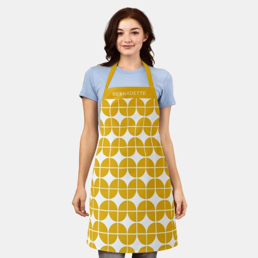Stijlvol Mustard Yellow Geometric Pattern Custom Schort (Gedragen)