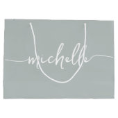 Stijlvol Sage Groen Monogram Naam Script Groot Cadeauzakje (Achterkant)